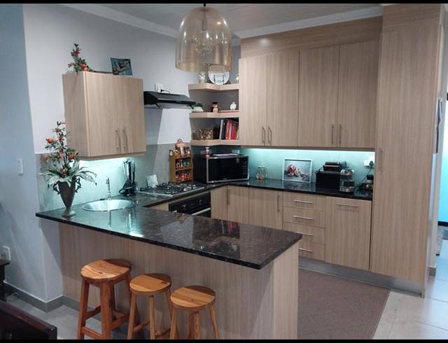 3 BEDROOM TOWNHOUSE FOR SALE IN BLUE MOUNTAIN VILLAGE